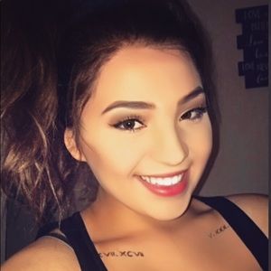 Meet your Posher, Ariana